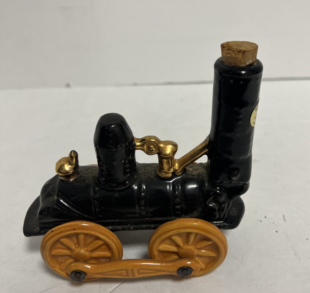 Famous First Brandy Sauce Train Decanter Empty Italy Locomotive 1/10 Pint VTG